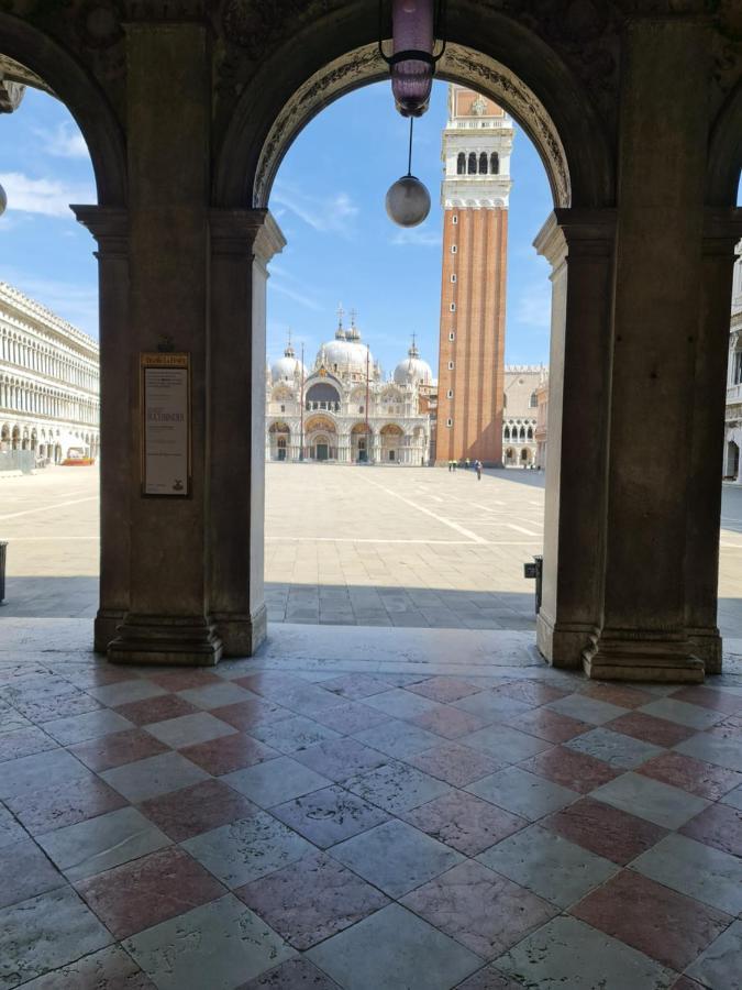 Friendly Venice Suites Bagian luar foto