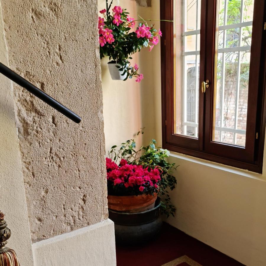 Friendly Venice Suites Bagian luar foto