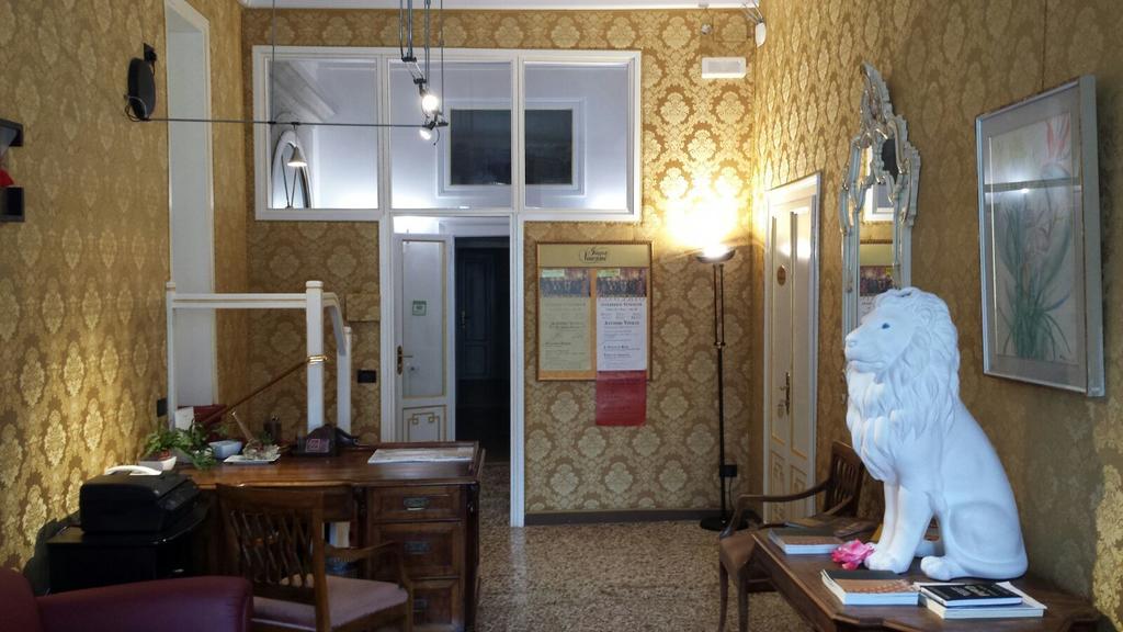 Friendly Venice Suites Bagian luar foto
