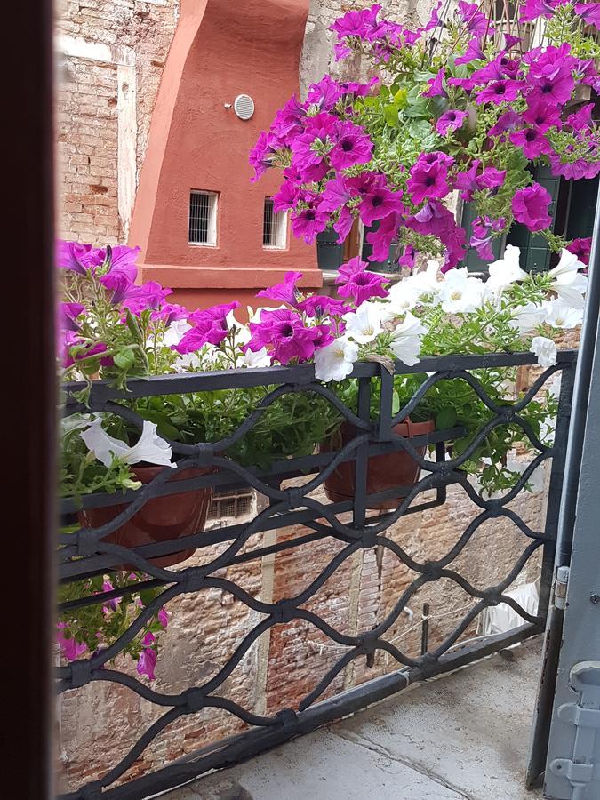 Friendly Venice Suites Bagian luar foto