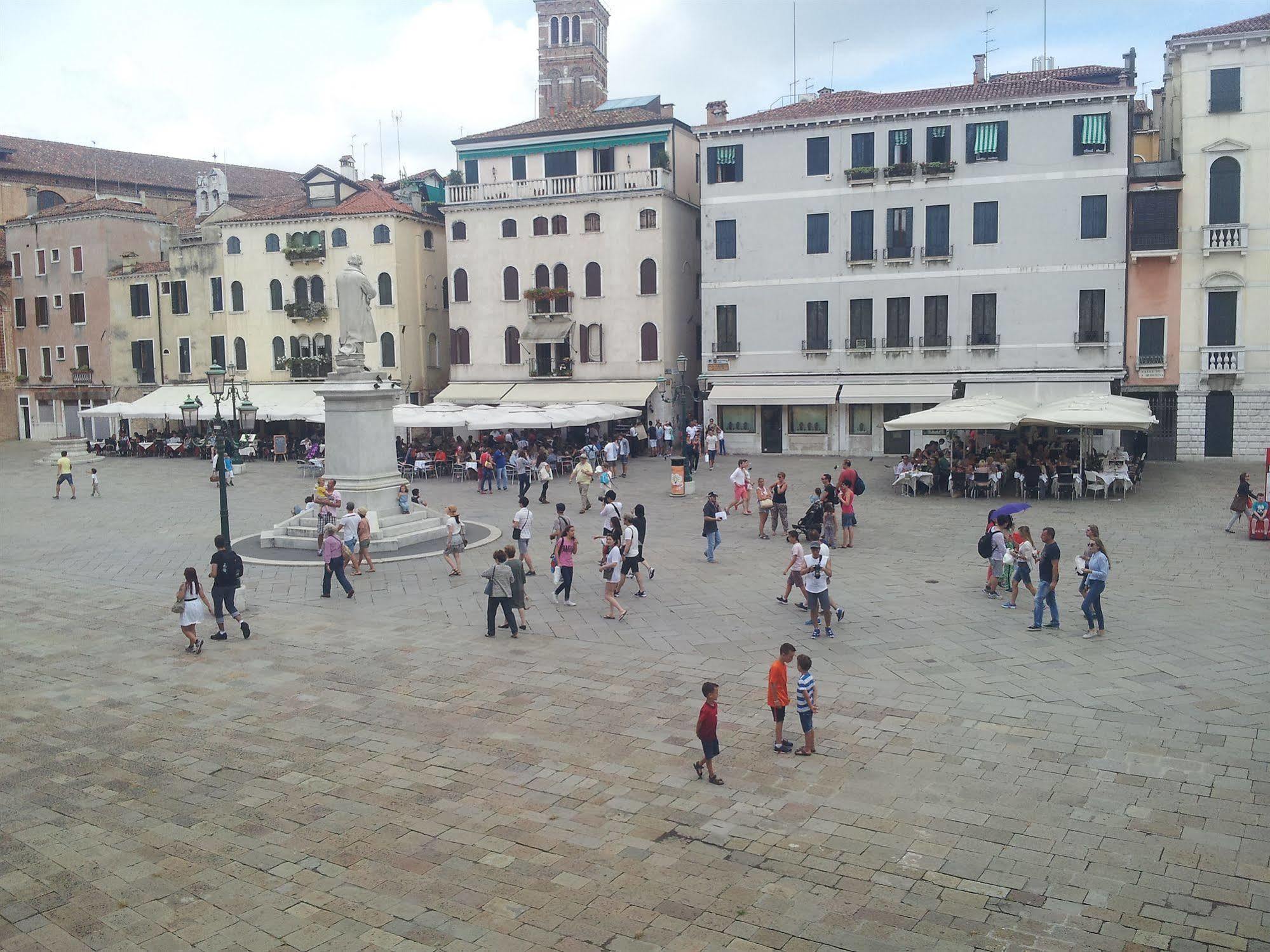 Friendly Venice Suites Bagian luar foto
