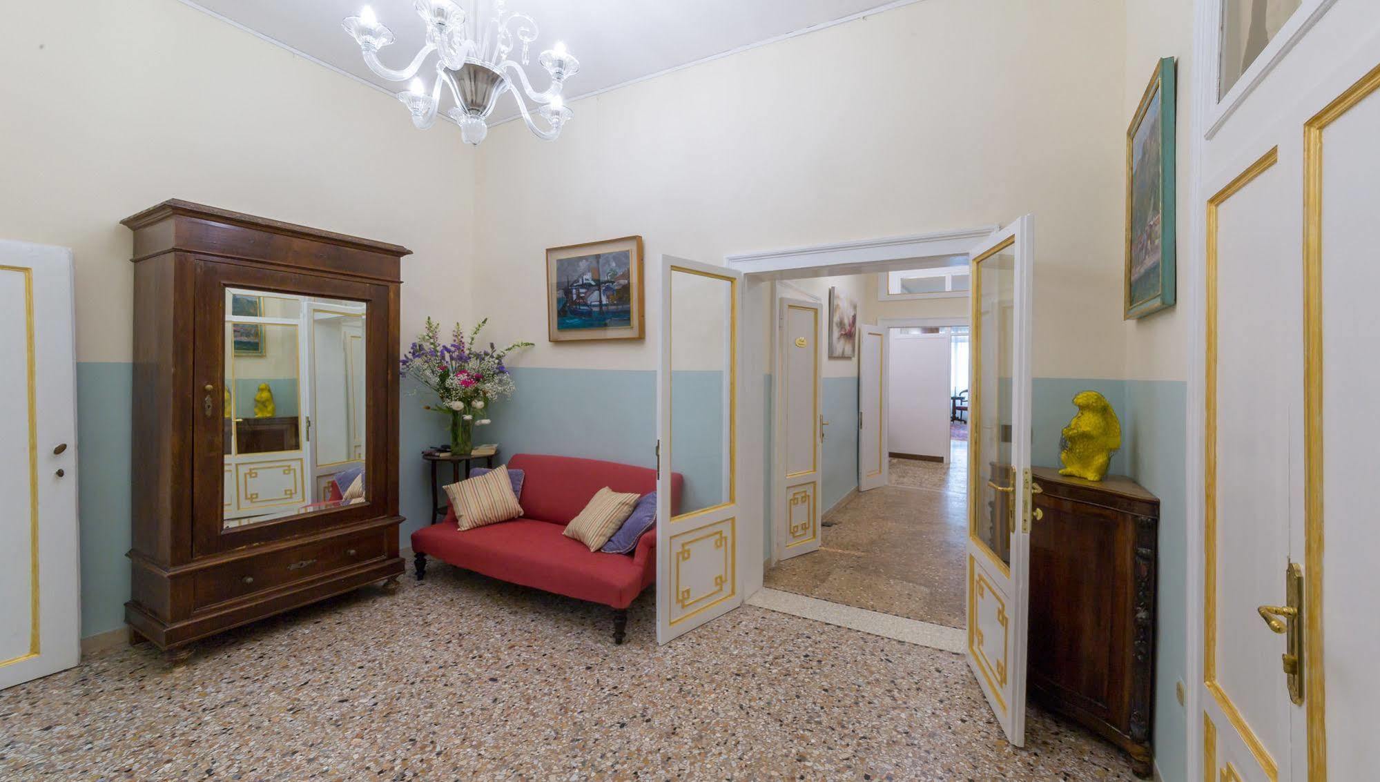 Friendly Venice Suites Bagian luar foto