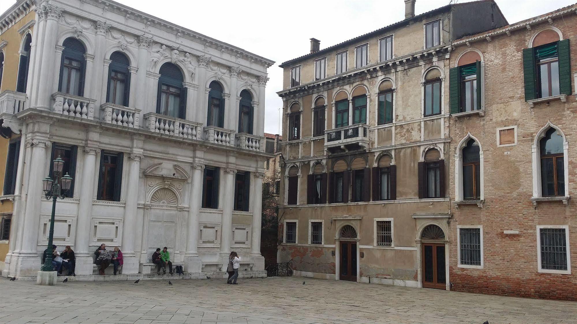 Friendly Venice Suites Bagian luar foto